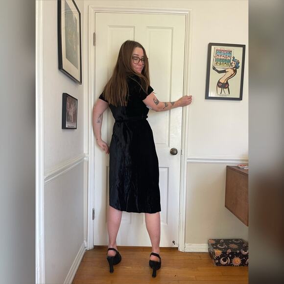 40s Vintage Black Silk Velvet Shirt Dress - Picture 3 of 10